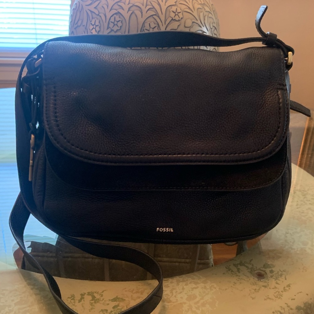 Fossil Peyton Double Flap Leather Crossbody Bag. Great Condition. Black Medium
